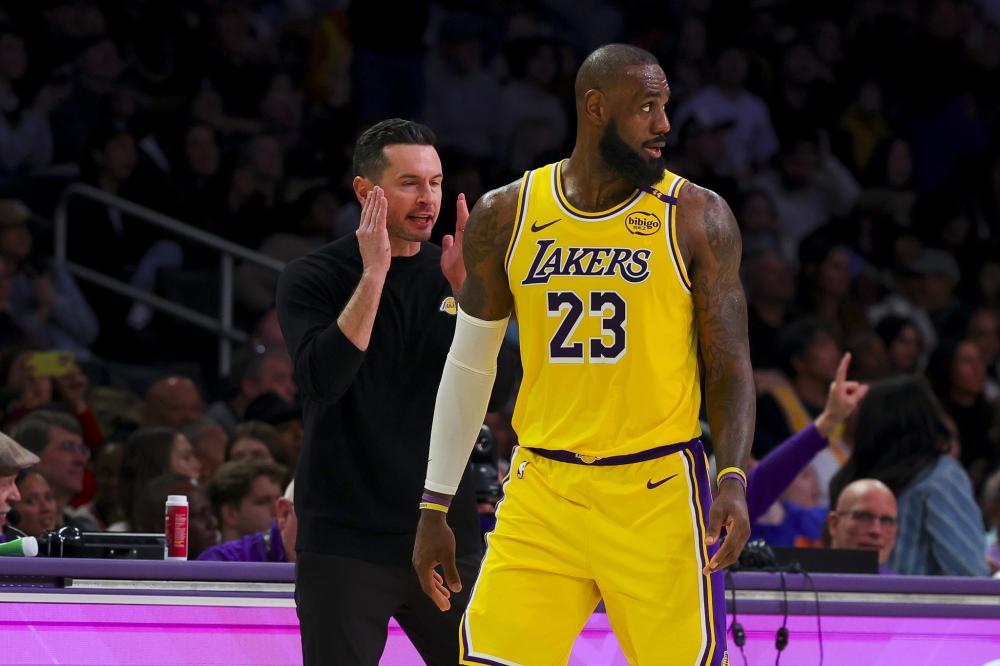 瓜帅致敬德布劳内：难再遇见第二个他 建议球队建造纪念雕像​