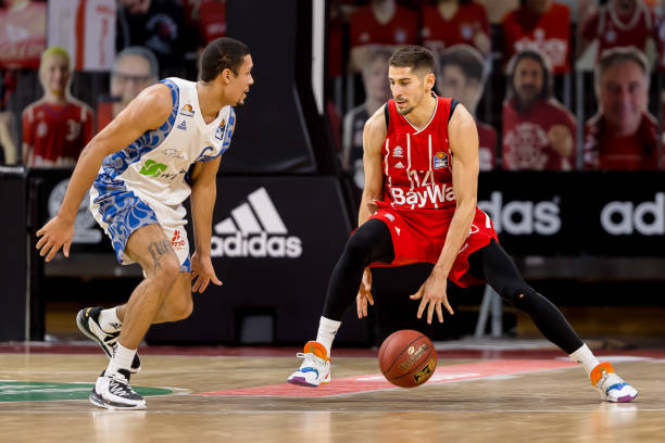 体育中网：刷新历史 布云朝克特首进男单四强